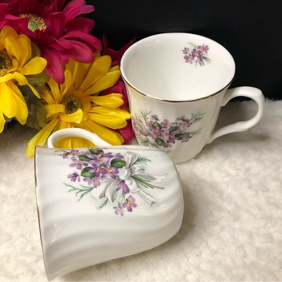 Set Of 2 Vintage Salem China English Collection Floral Gold Trim Ribbed Mugs - Picture 9 of 14